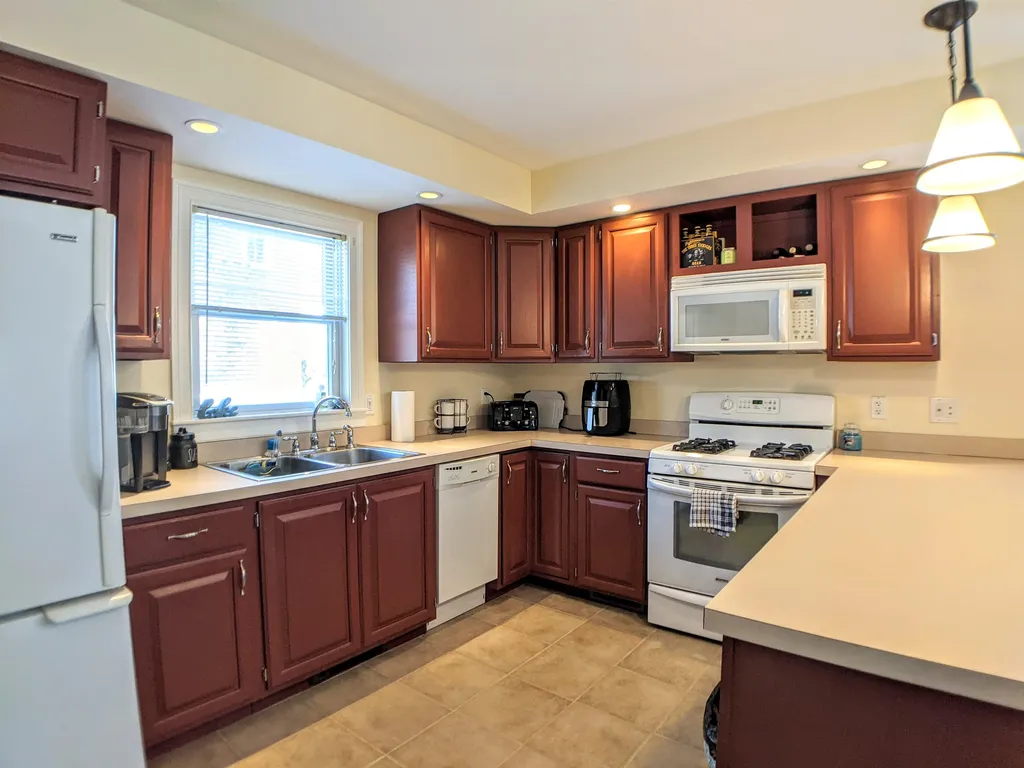 14 Belvidere Street Laconia NH 03246