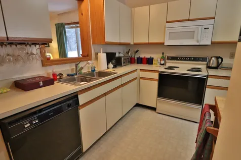 75 Manor Drive Lincoln NH 03251