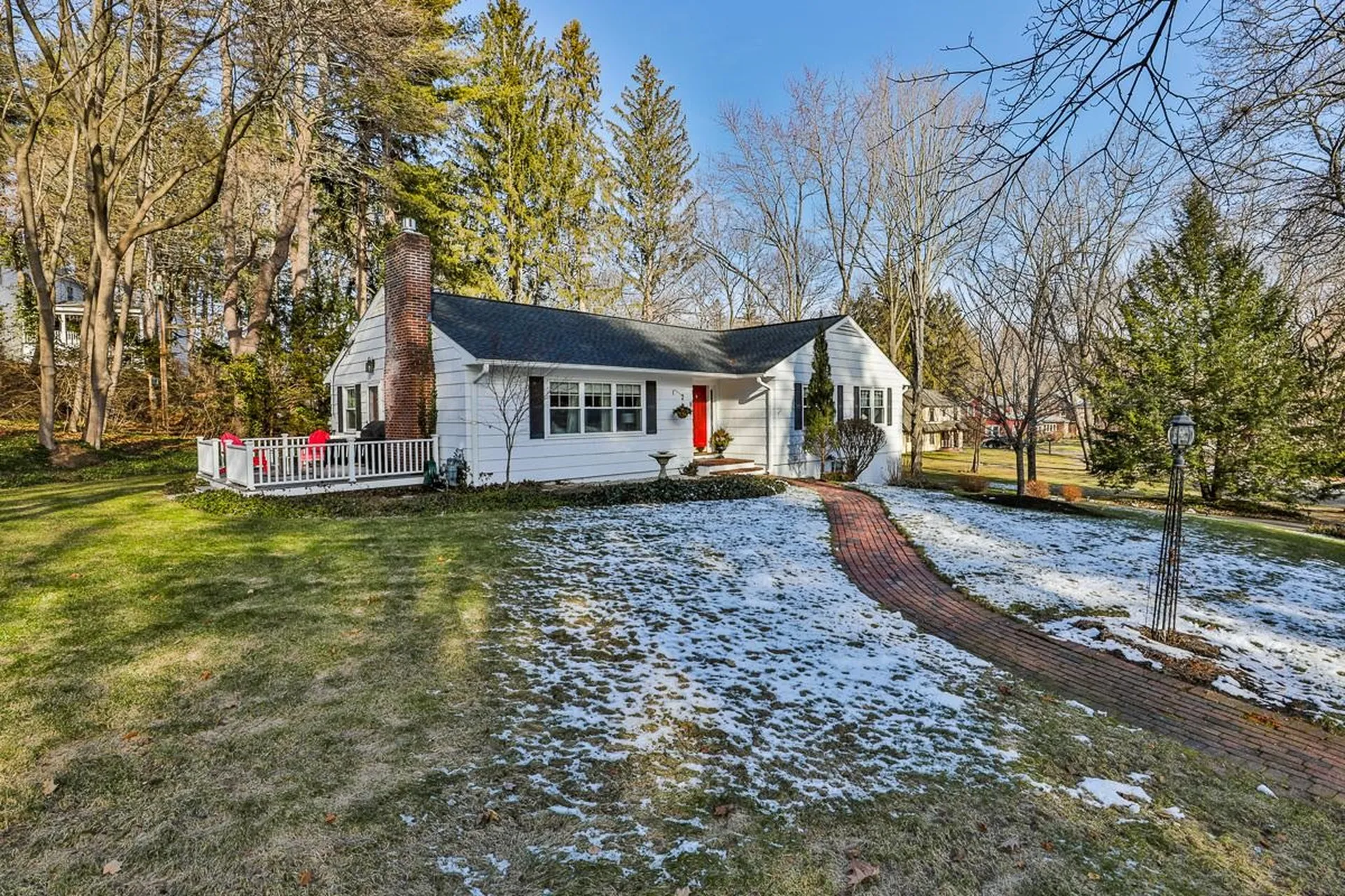 8 Swart Terrace Nashua NH 03064