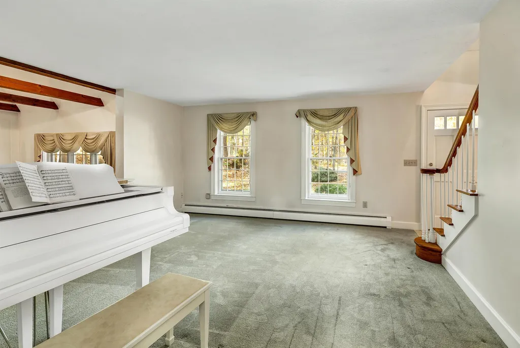 17 Dwinell Drive Concord NH 03301