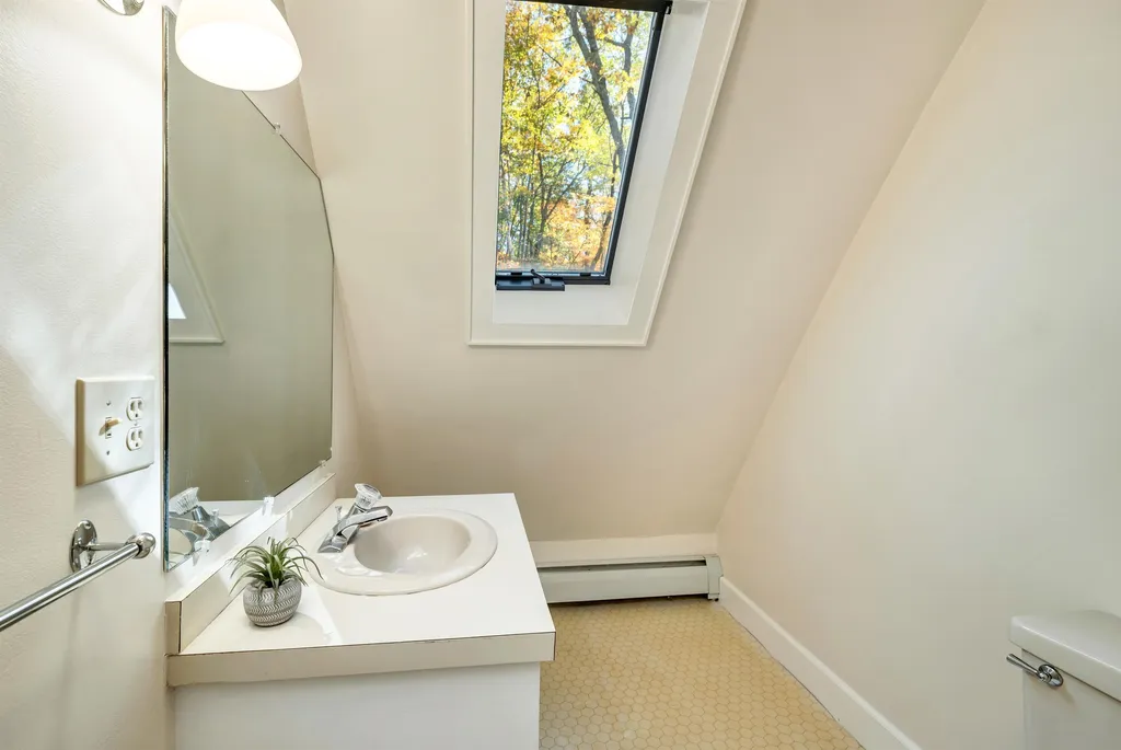 17 Dwinell Drive Concord NH 03301