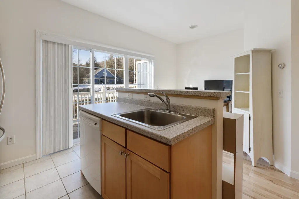 86 Barrister Drive Hartford VT 05001