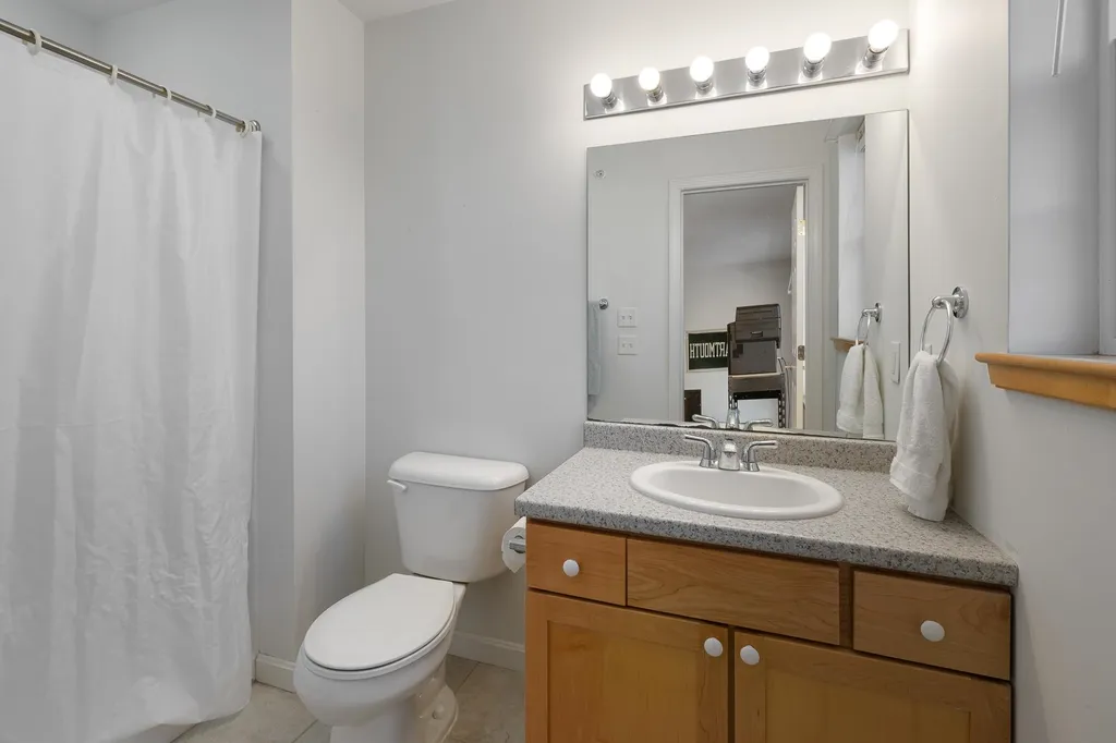 86 Barrister Drive Hartford VT 05001