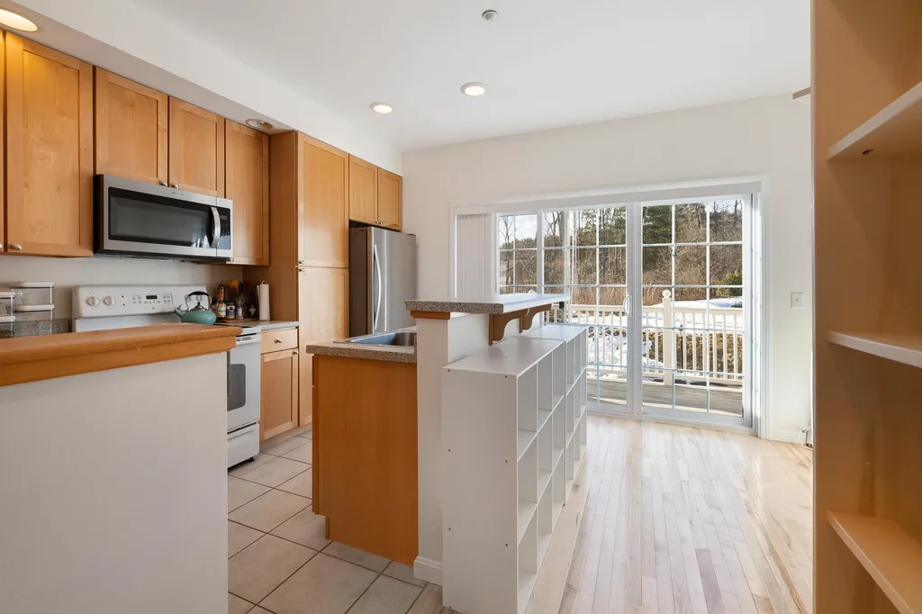 86 Barrister Drive Hartford VT 05001