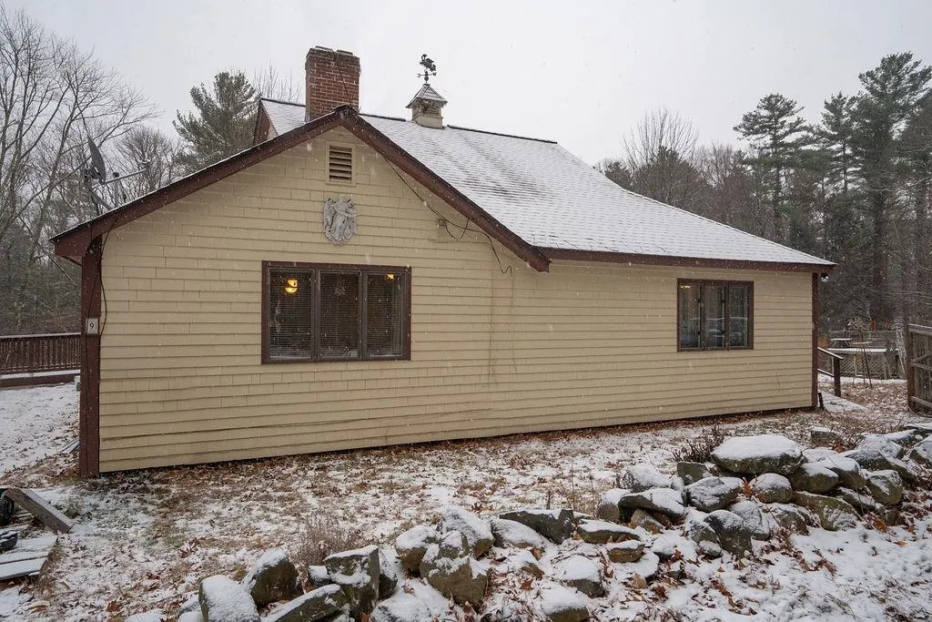 9 Country Pond Road Kingston NH 03848