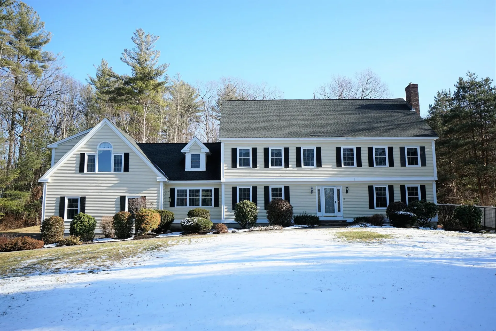 34 Hemlock Street Londonderry NH 03053