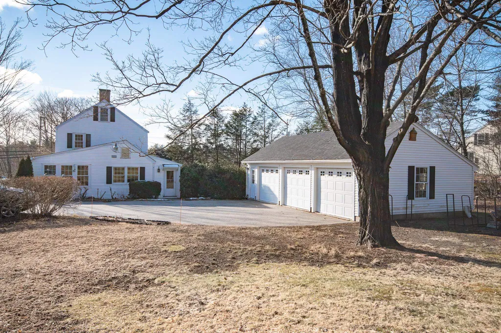 39 Exeter Road Hampton NH 03842