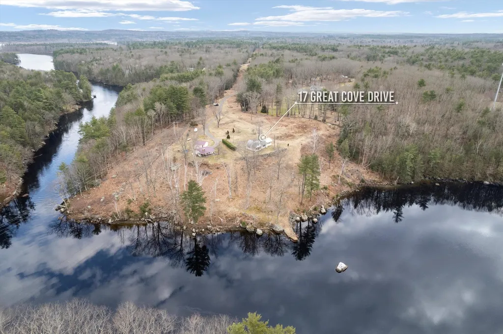 17 Great Cove Drive Newmarket NH 03857