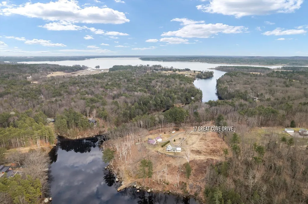 17 Great Cove Drive Newmarket NH 03857