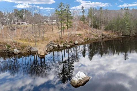 17 Great Cove Drive Newmarket NH 03857
