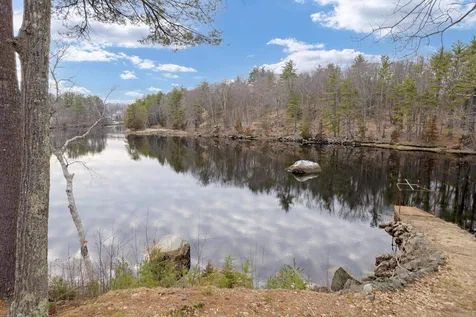 17 Great Cove Drive Newmarket NH 03857