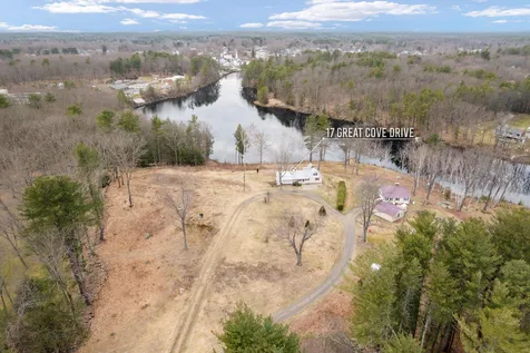 17 Great Cove Drive Newmarket NH 03857