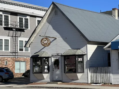 17 Bridge Street Henniker NH 03242