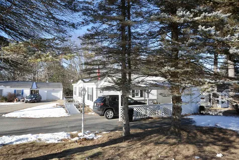 33 Amherst Court Laconia NH 03246