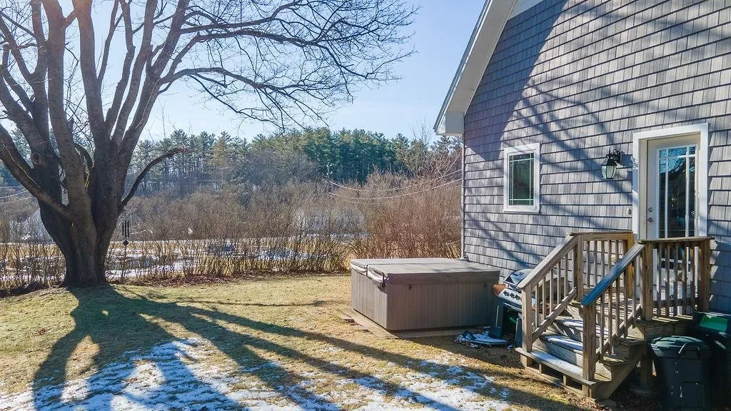 9 Shackford Court Pittsfield NH 03263