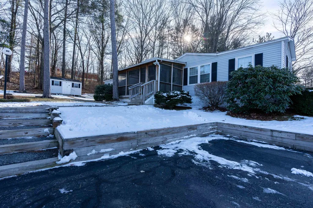 42 Gooseberry Circle Rochester NH 03867