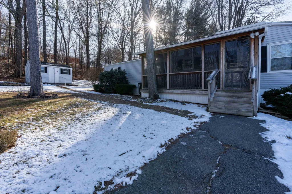42 Gooseberry Circle Rochester NH 03867