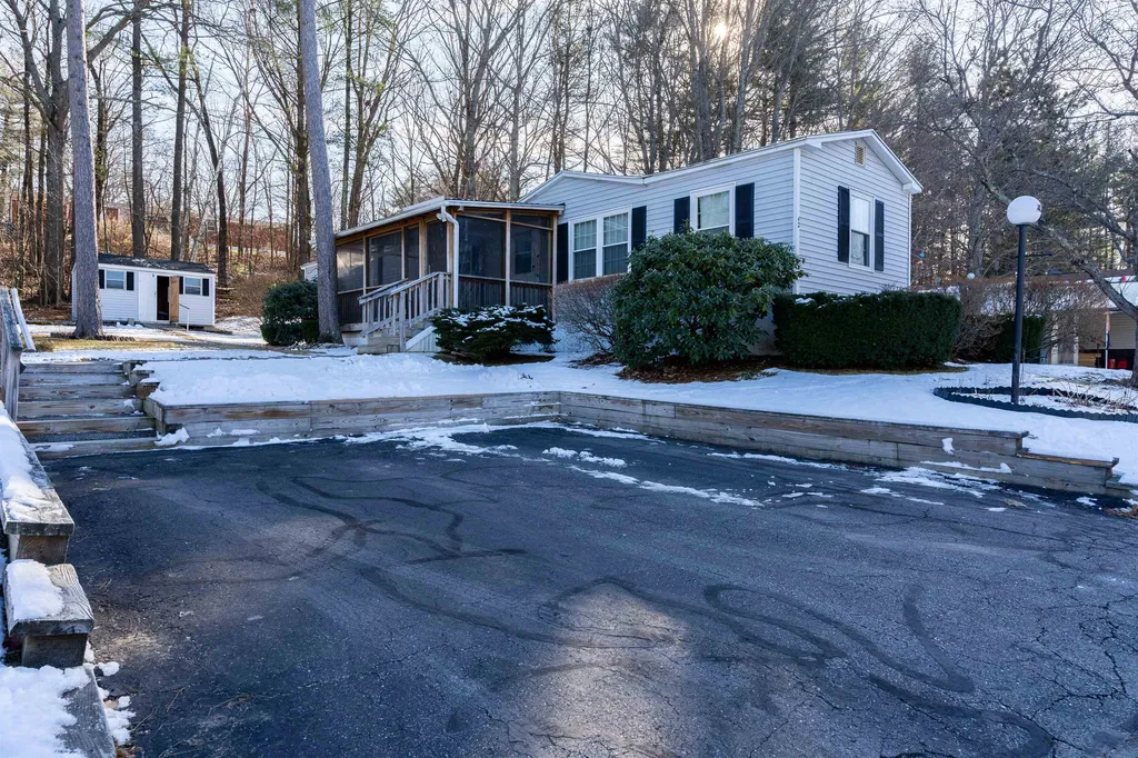 42 Gooseberry Circle Rochester NH 03867