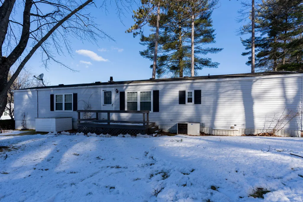 42 Gooseberry Circle Rochester NH 03867