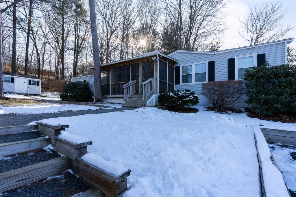 42 Gooseberry Circle Rochester NH 03867