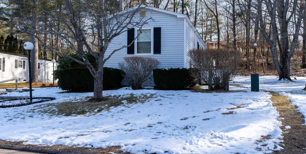 42 Gooseberry Circle Rochester NH 03867