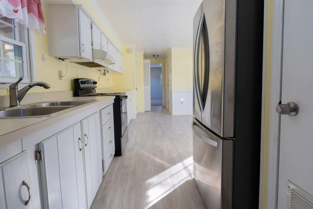 42 Gooseberry Circle Rochester NH 03867