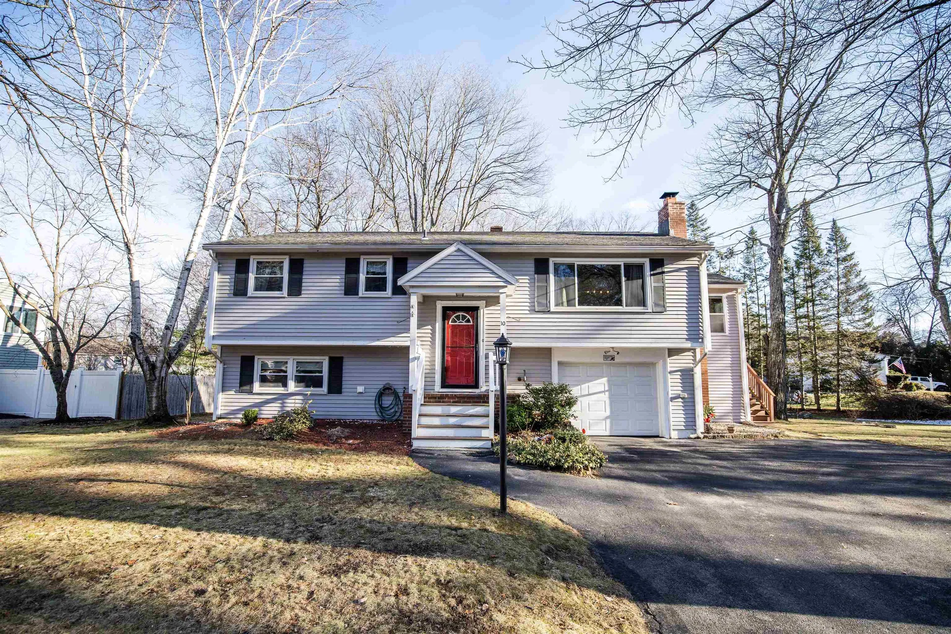 10 Ackerman Street Salem NH 03079