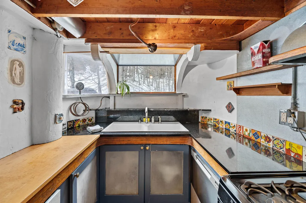 16 Dimetro Road Warren VT 05674