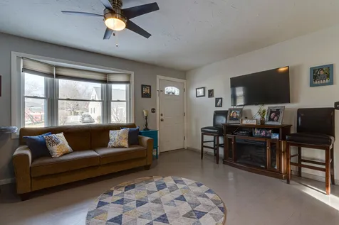 25 Applevale Drive Dover NH 03820