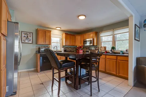25 Applevale Drive Dover NH 03820