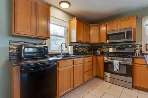 25 Applevale Drive Dover NH 03820