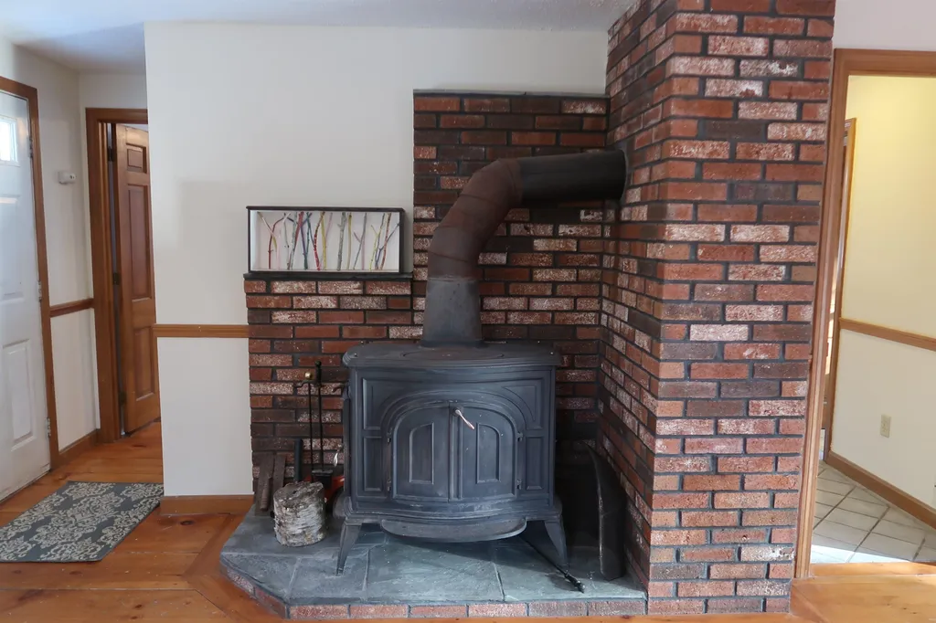 97 Cooper Road Hebron NH 03241
