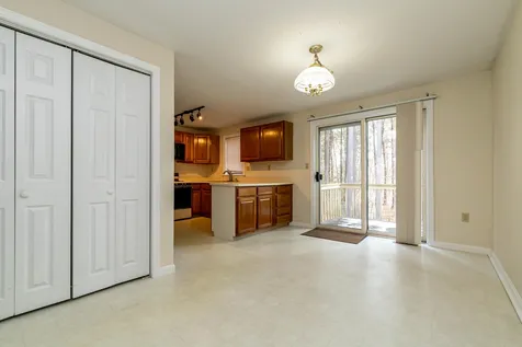 8 Salisbury Road Nashua NH 03064
