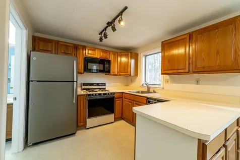 8 Salisbury Road Nashua NH 03064