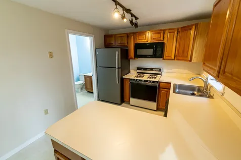 8 Salisbury Road Nashua NH 03064
