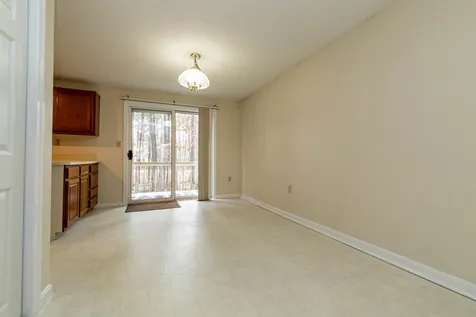 8 Salisbury Road Nashua NH 03064