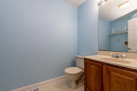8 Salisbury Road Nashua NH 03064