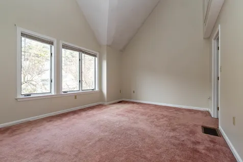 8 Salisbury Road Nashua NH 03064