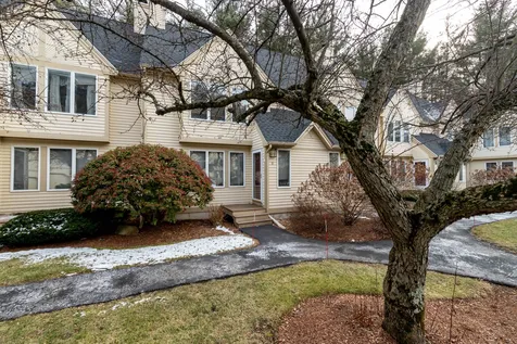 8 Salisbury Road Nashua NH 03064
