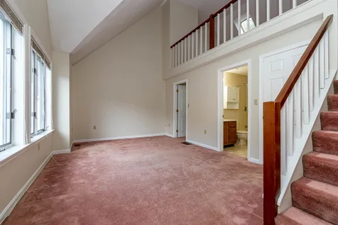 8 Salisbury Road Nashua NH 03064