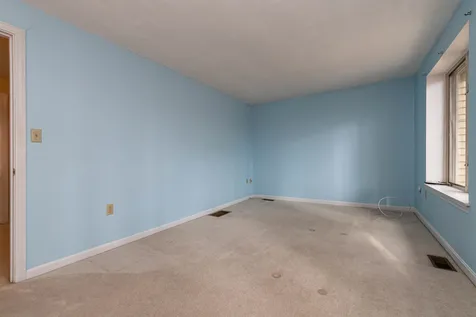 8 Salisbury Road Nashua NH 03064