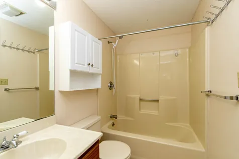 8 Salisbury Road Nashua NH 03064