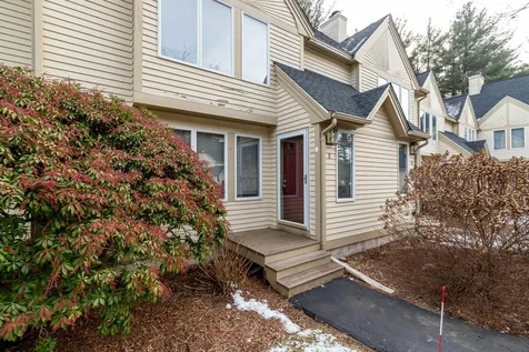 8 Salisbury Road Nashua NH 03064