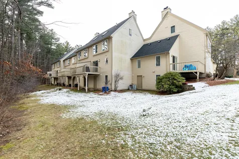 8 Salisbury Road Nashua NH 03064