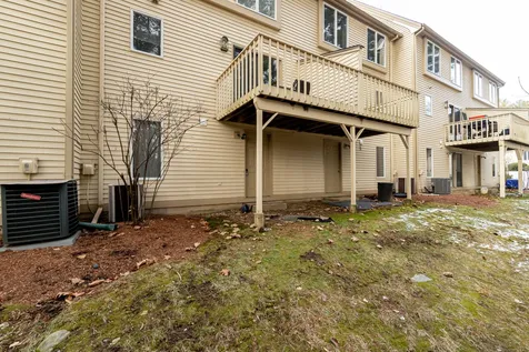 8 Salisbury Road Nashua NH 03064