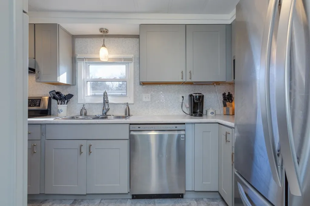 66 Fairfield Drive Concord NH 03301