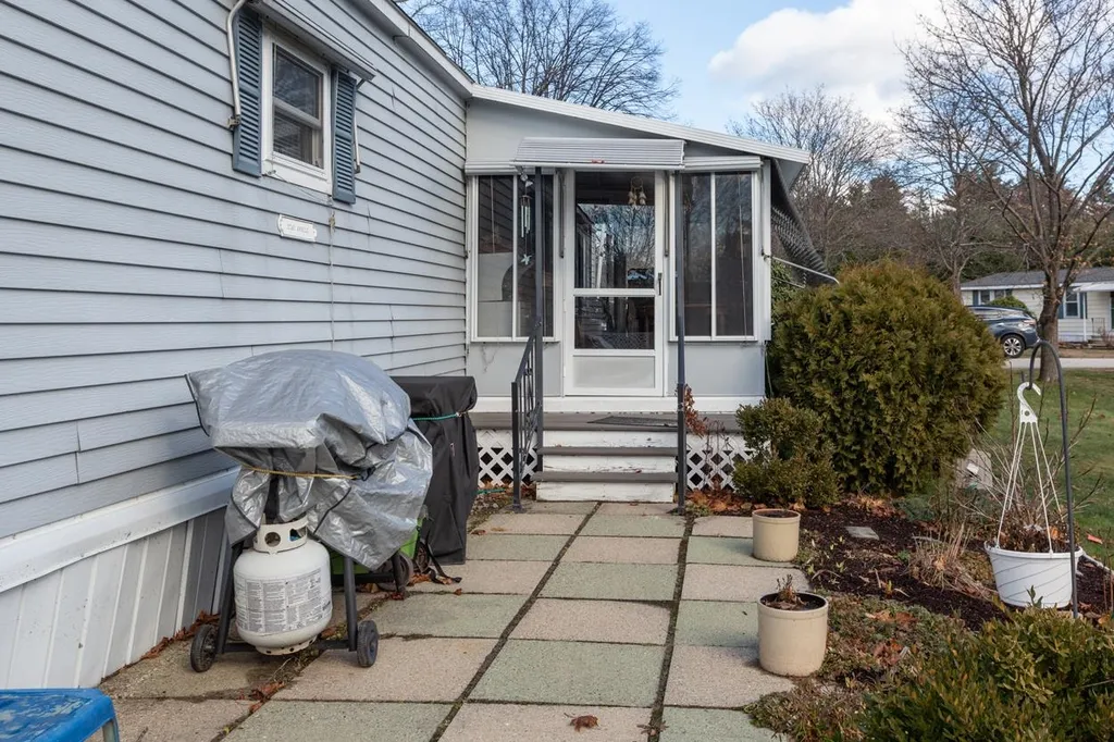 66 Fairfield Drive Concord NH 03301