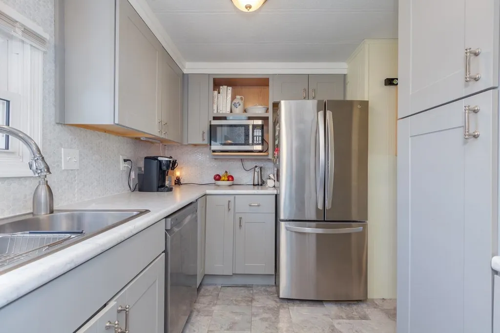 66 Fairfield Drive Concord NH 03301