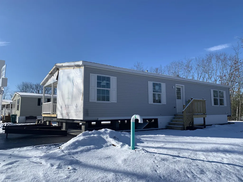 1 Outlook Lane Rochester NH 03867