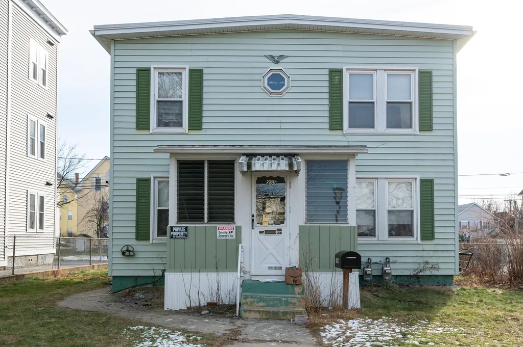 235 Cedar Street Manchester NH 03103
